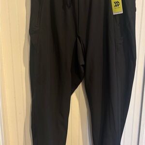 NWT- Women’s mid rise jogger